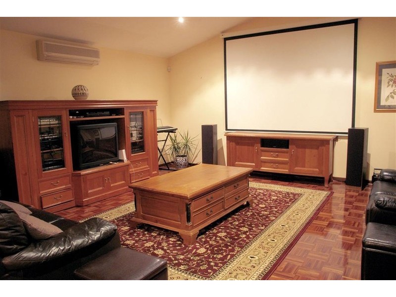 157 Australis Avenue, Wattle Grove NSW 2173