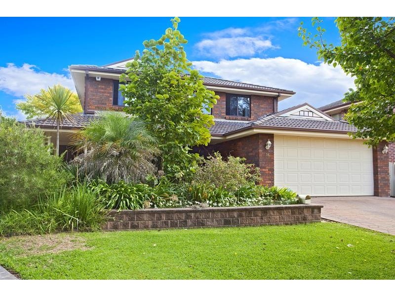 16 Beddington Ct, Wattle Grove NSW 2173