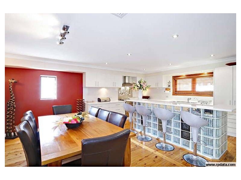 4 Magree Crescent, Chipping Norton NSW 2170