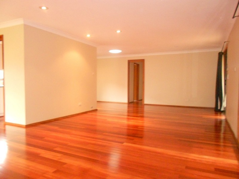 23 Banbury Crescent, Chipping Norton NSW 2170