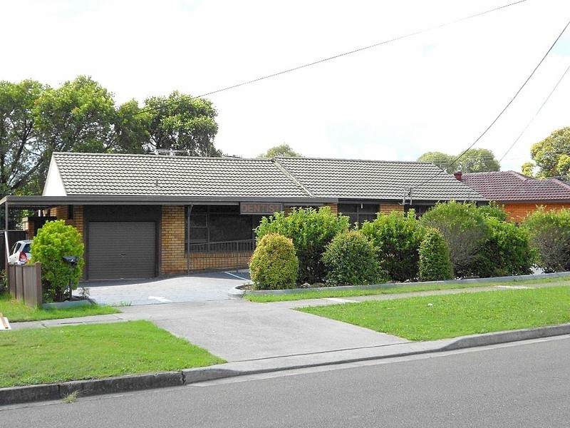 16 Stockton Avenue, Moorebank NSW 2170
