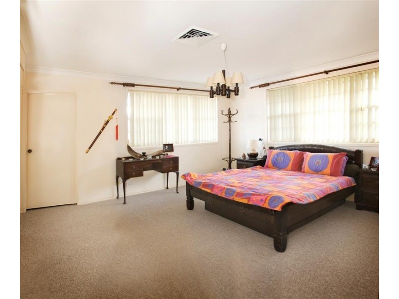 9 Bosnjak Avenue, Edensor Park NSW 2176