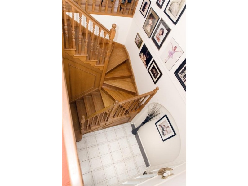 9 Bosnjak Avenue, Edensor Park NSW 2176