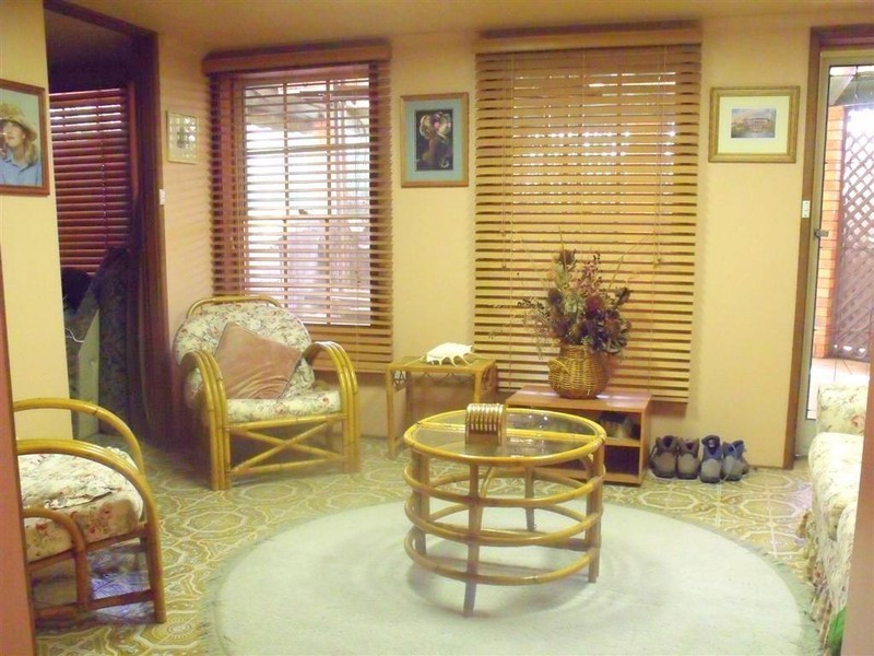 2 Kalana Close, Moorebank NSW 2170