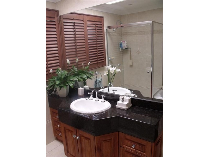 2 Kalana Close, Moorebank NSW 2170