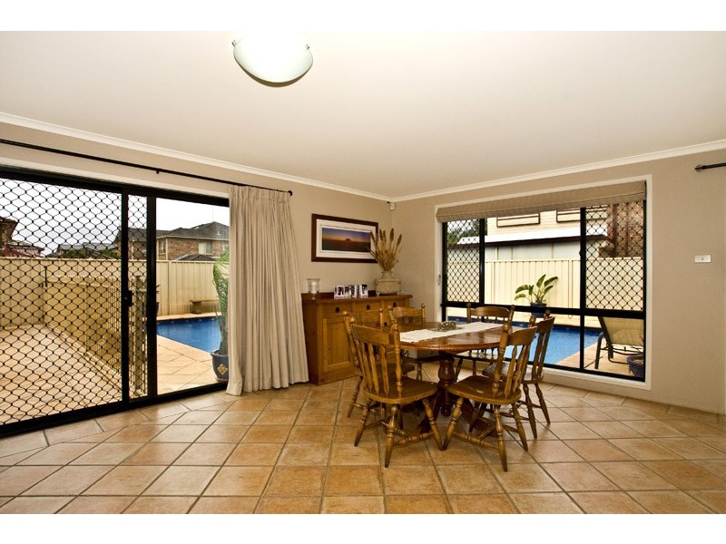 16 Shoreham Crescent, Chipping Norton NSW 2170