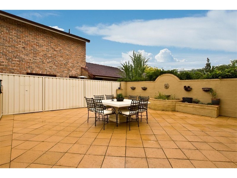 16 Shoreham Crescent, Chipping Norton NSW 2170