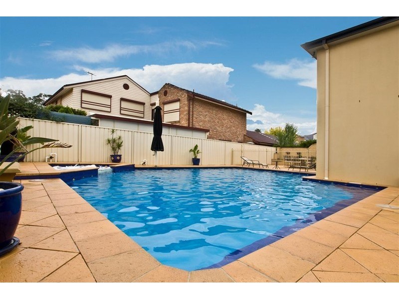 16 Shoreham Crescent, Chipping Norton NSW 2170