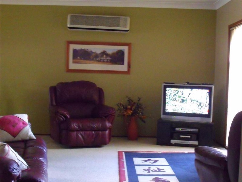 2 Derby Crescent, Chipping Norton NSW 2170