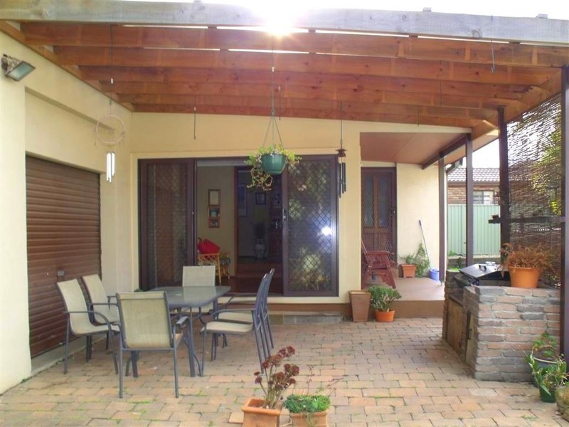 2 Derby Crescent, Chipping Norton NSW 2170