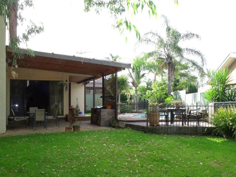 2 Derby Crescent, Chipping Norton NSW 2170