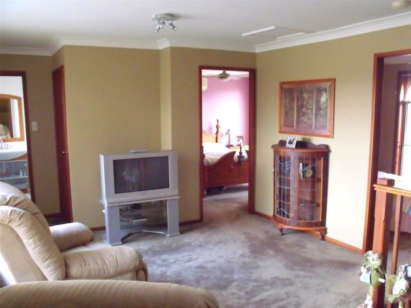 2 Derby Crescent, Chipping Norton NSW 2170