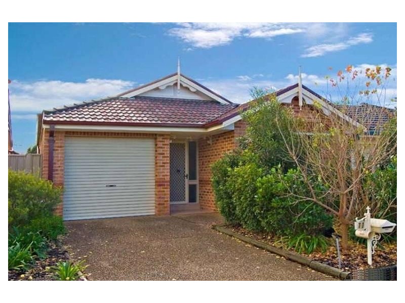 11 Larra Court, Wattle Grove NSW 2173