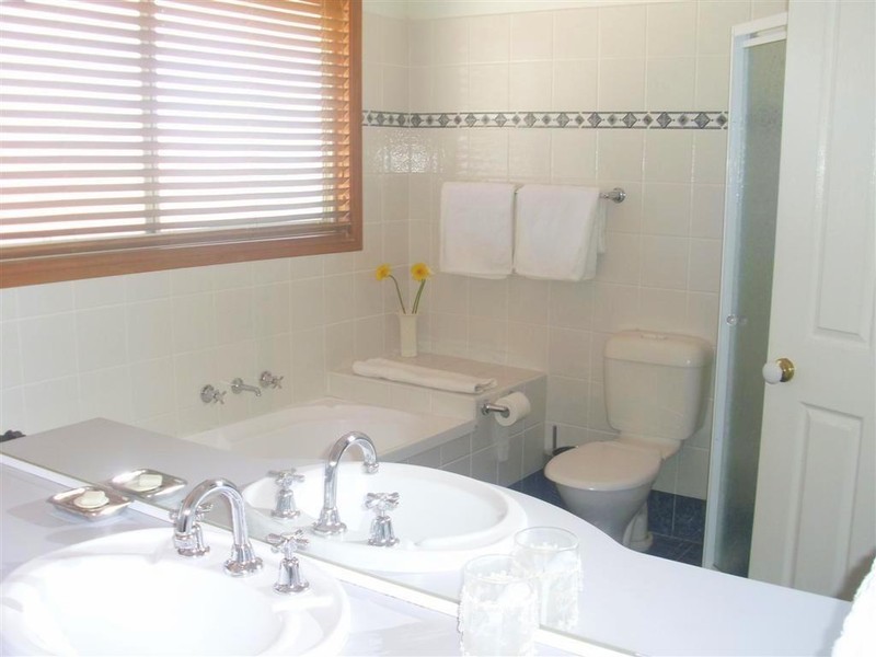 47 Ascot Drive, Chipping Norton NSW 2170