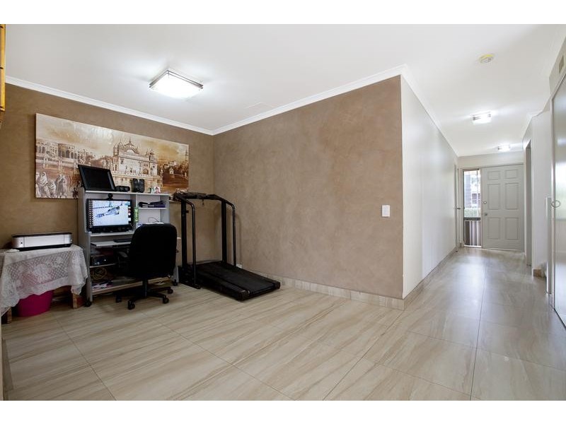 4/6 Ernest Avenue, Chipping Norton NSW 2170