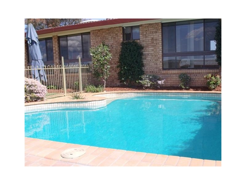 27 Malinya Crescent, Moorebank NSW 2170