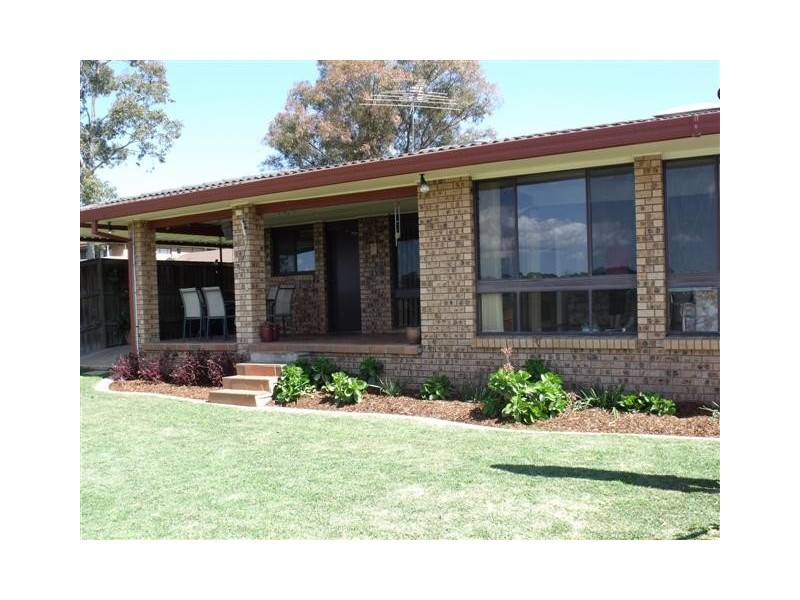 27 Malinya Crescent, Moorebank NSW 2170