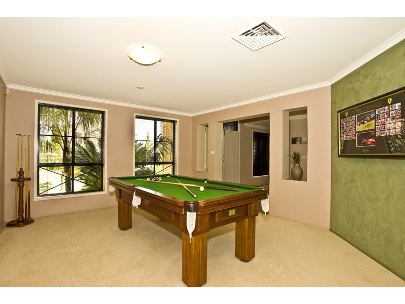 16 Shoreham Crescent, Chipping Norton NSW 2170
