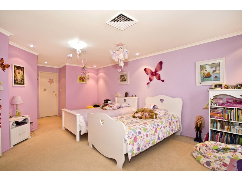16 Shoreham Crescent, Chipping Norton NSW 2170