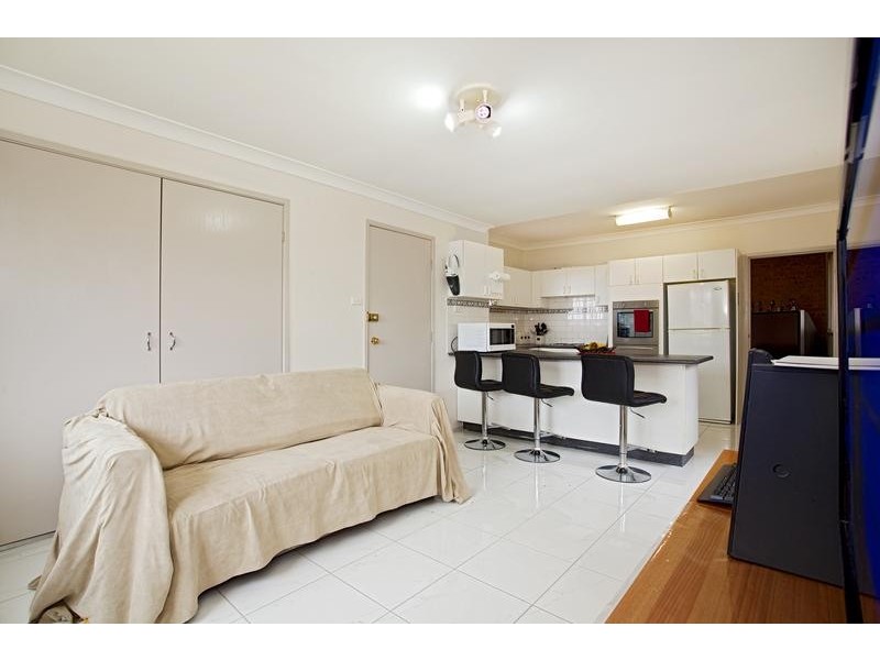 1/39 Malinya Crescent, Moorebank NSW 2170