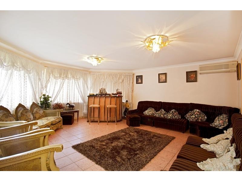 114 Riverside Road, Chipping Norton NSW 2170