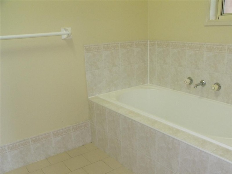 23 Wattle Grove Drive, Wattle Grove NSW 2173