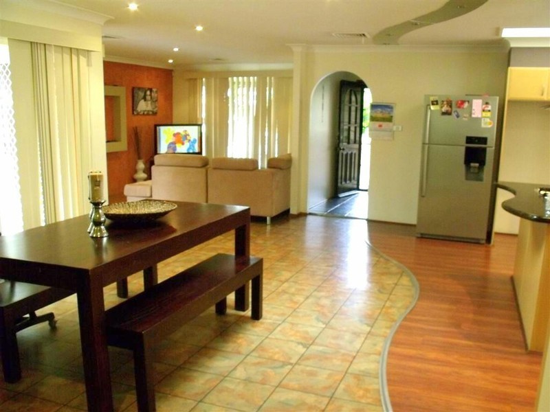 21 Castlereagh Street, Bossley Park NSW 2176