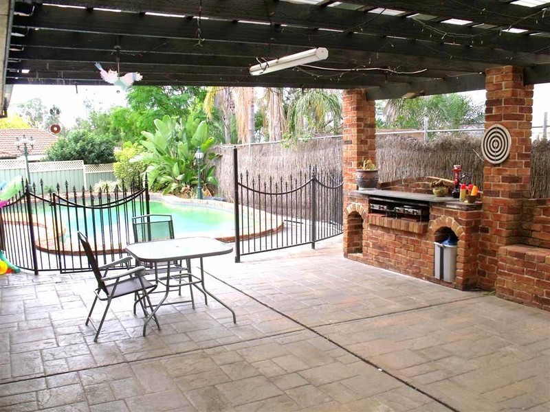 21 Castlereagh Street, Bossley Park NSW 2176