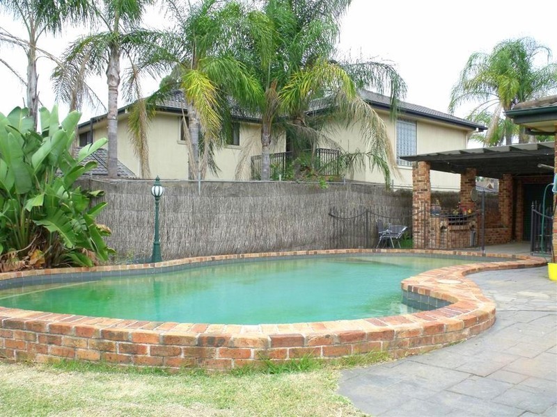 21 Castlereagh Street, Bossley Park NSW 2176