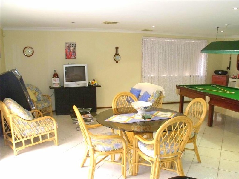 Wattle Grove NSW 2173