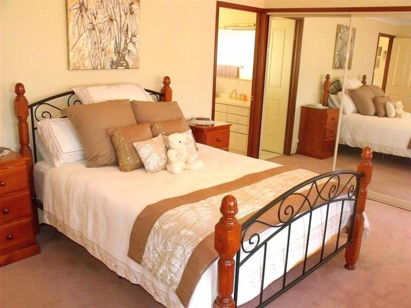 Wattle Grove NSW 2173