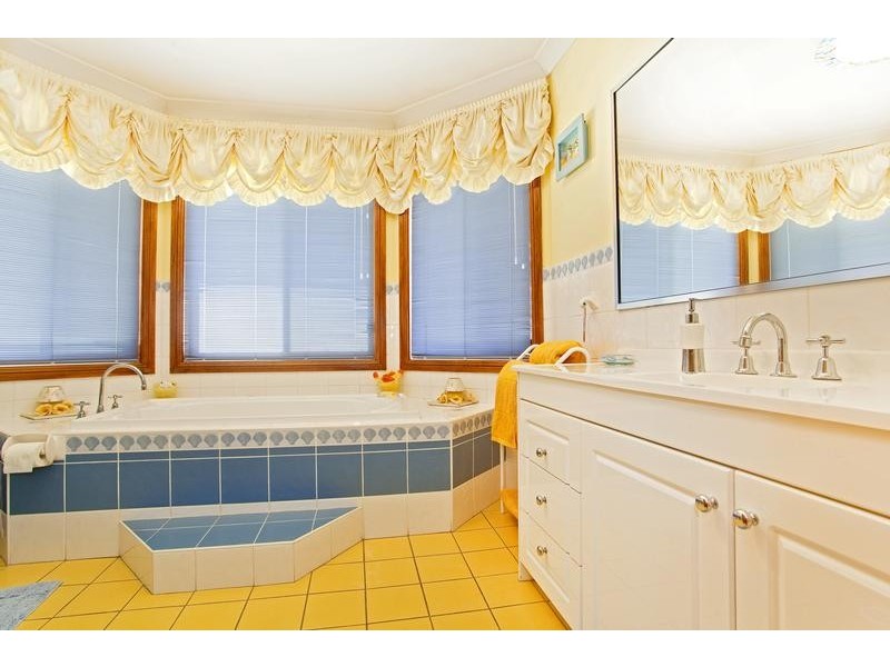 19 Brigantine Street, Chipping Norton NSW 2170