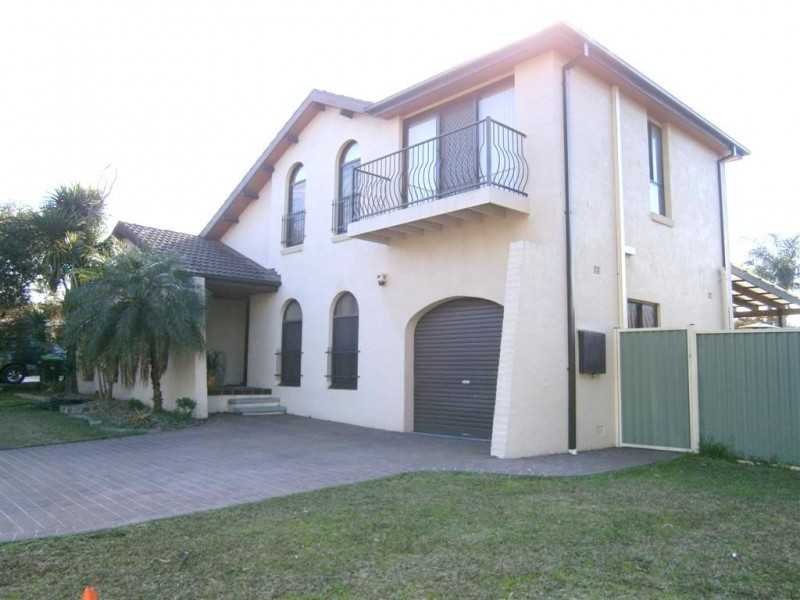 2 Derby Crescent, Chipping Norton NSW 2170