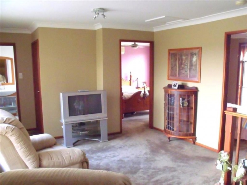 2 Derby Crescent, Chipping Norton NSW 2170