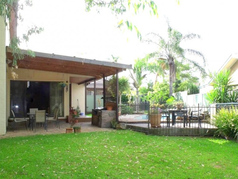 2 Derby Crescent, Chipping Norton NSW 2170