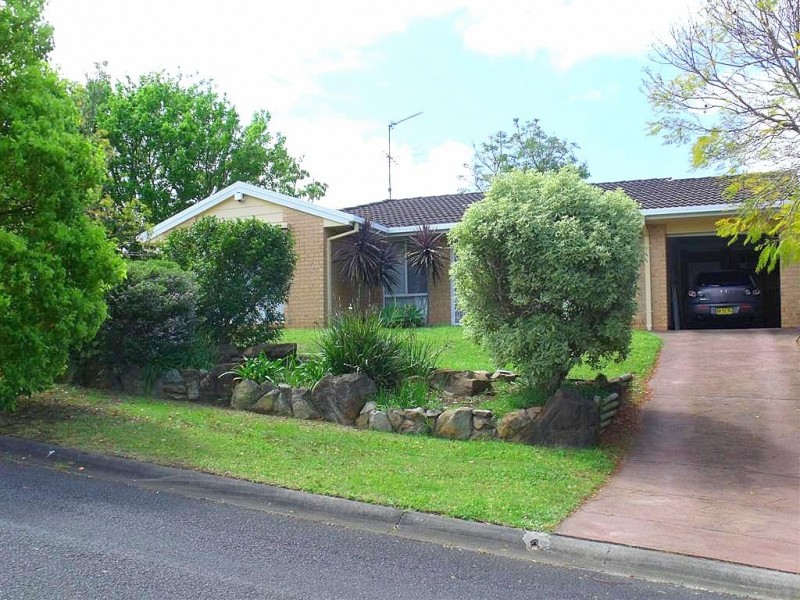 1 Darnay Place, Ambarvale NSW 2560