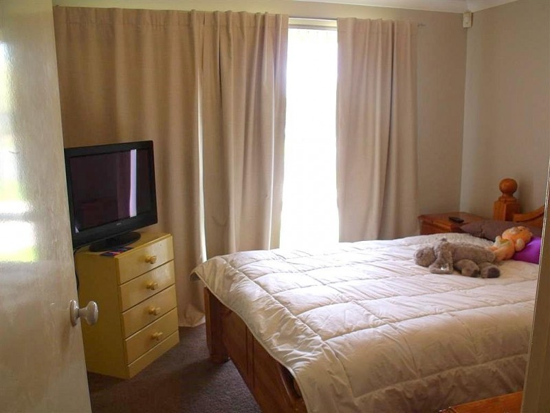 1 Darnay Place, Ambarvale NSW 2560