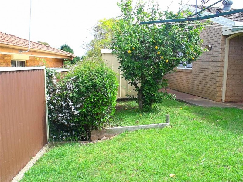 1 Darnay Place, Ambarvale NSW 2560
