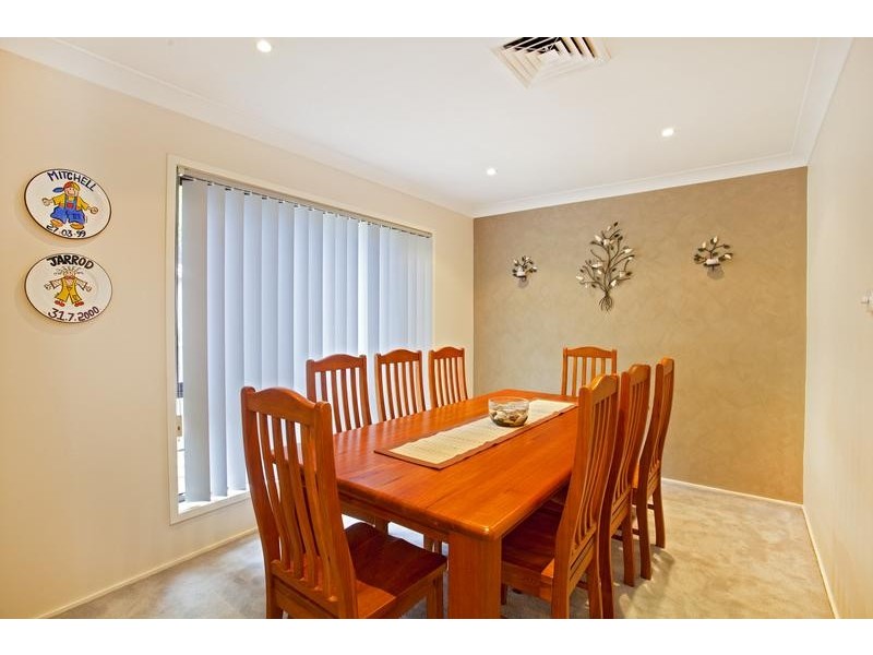 16 Beddington Court, Wattle Grove NSW 2173