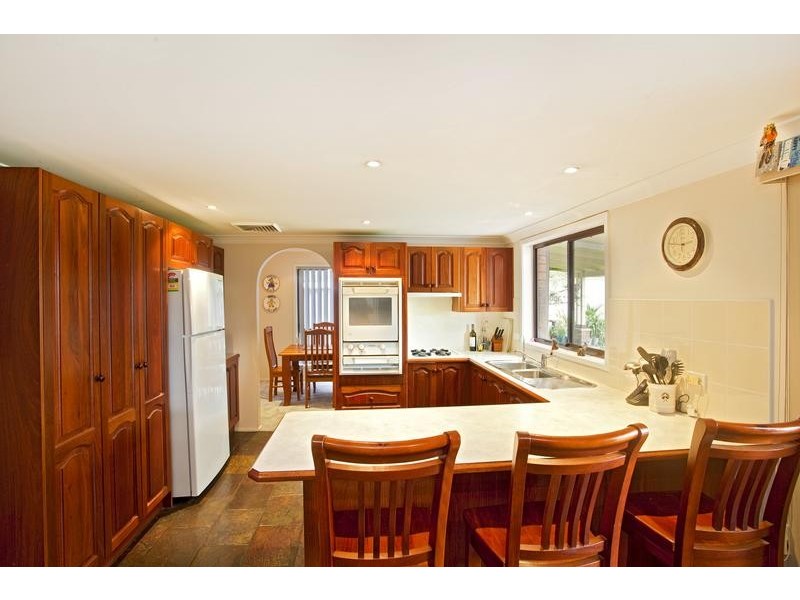 16 Beddington Court, Wattle Grove NSW 2173