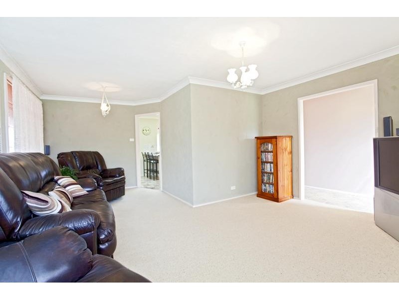 11 Bungarra Crescent, Chipping Norton NSW 2170