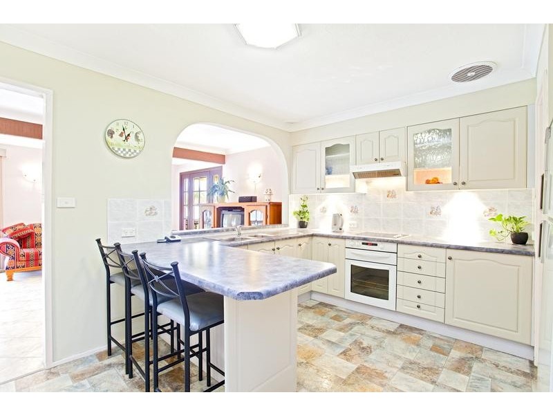 11 Bungarra Crescent, Chipping Norton NSW 2170