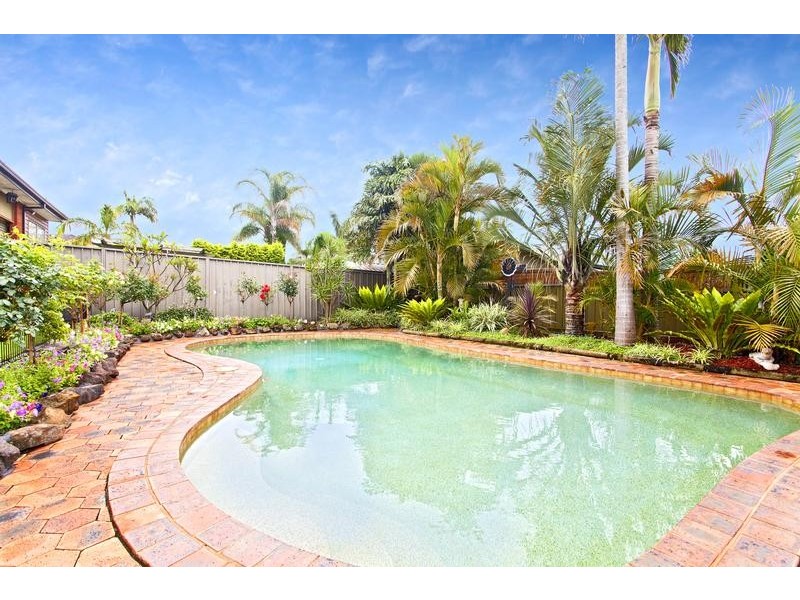 11 Bungarra Crescent, Chipping Norton NSW 2170