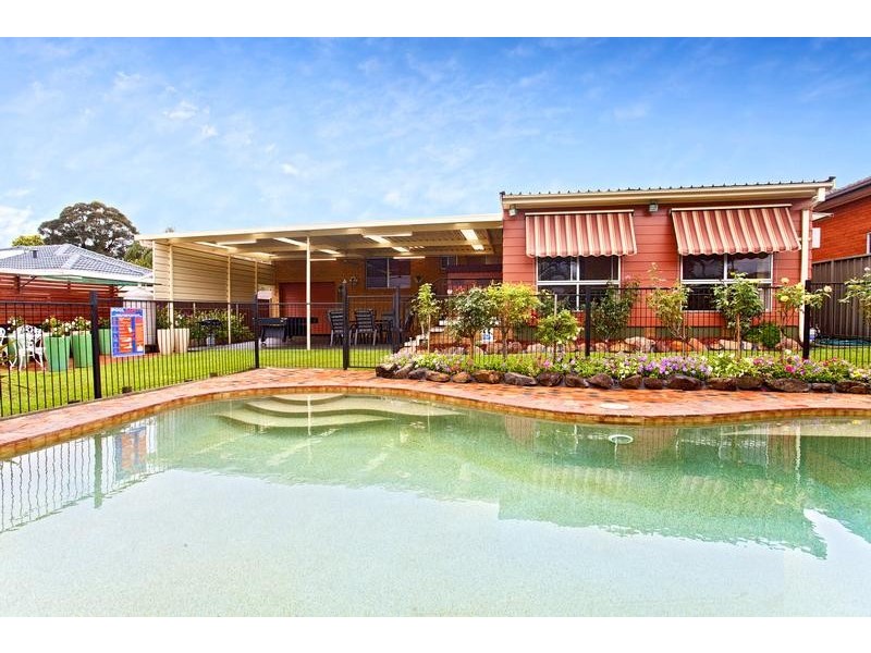 11 Bungarra Crescent, Chipping Norton NSW 2170