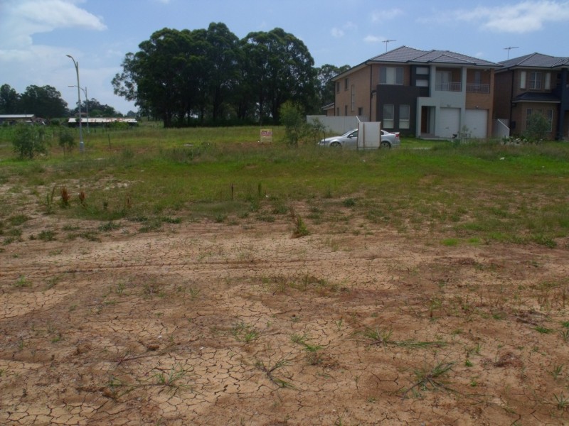 16 Bravo Avenue, Middleton Grange NSW 2171