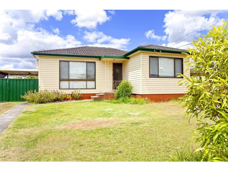 8 Govett St, Mount Pritchard NSW 2170