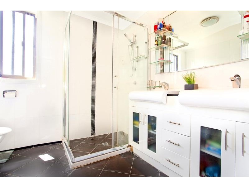 8 Govett St, Mount Pritchard NSW 2170