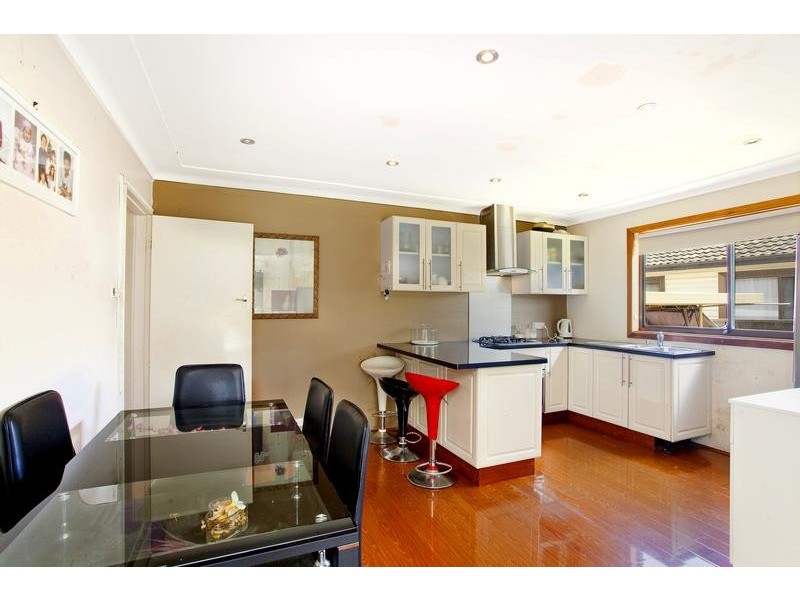 8 Govett St, Mount Pritchard NSW 2170