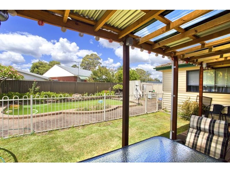 8 Govett St, Mount Pritchard NSW 2170