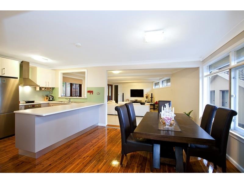 45 Gal Crescent, Moorebank NSW 2170